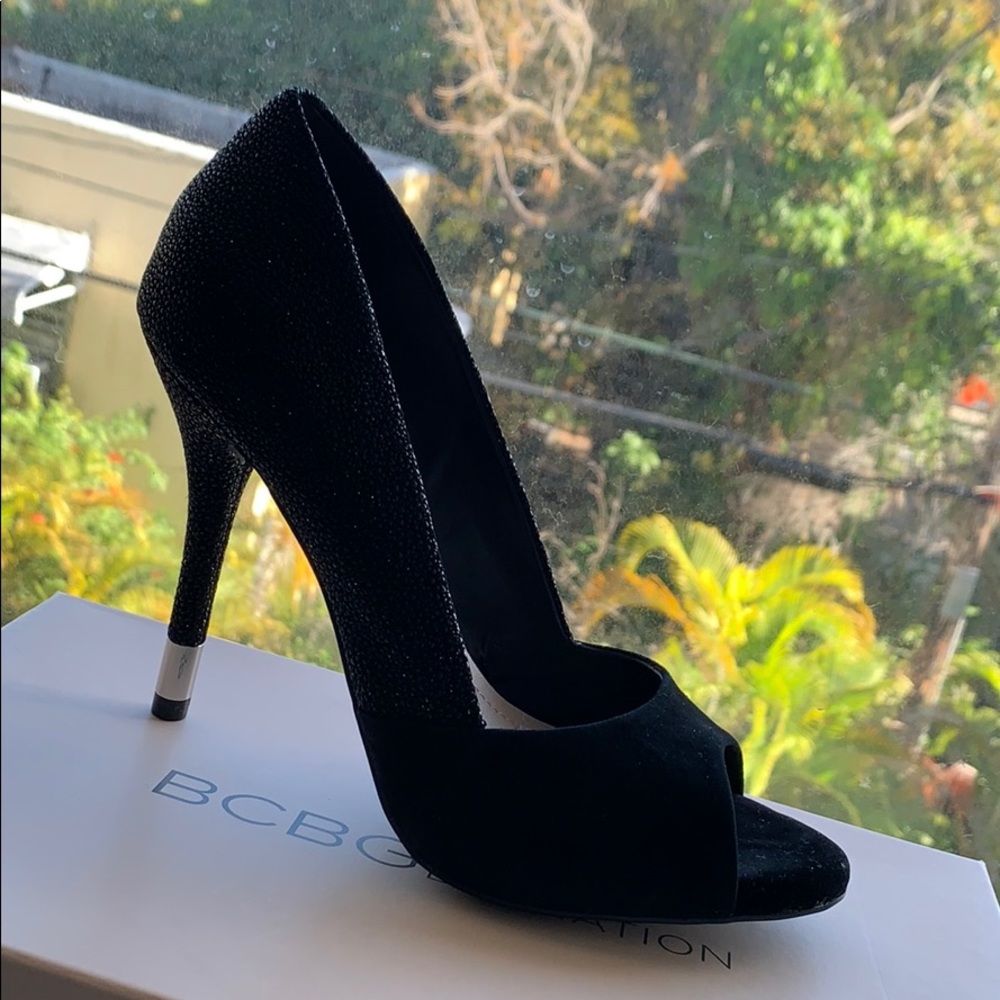 BCBG *never worn* open toe black caviar pumps